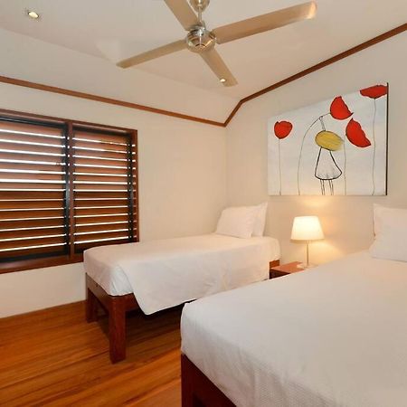 Cowrie House - Luxury 4 Bedroom Beachfront Home Port Douglas Eksteriør bilde